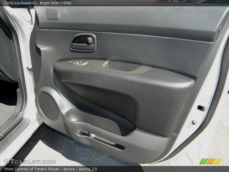 Bright Silver / Gray 2009 Kia Rondo LX