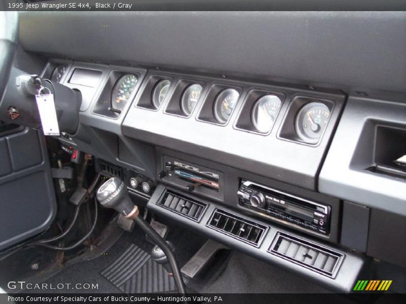 Black / Gray 1995 Jeep Wrangler SE 4x4