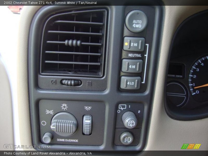 Summit White / Tan/Neutral 2002 Chevrolet Tahoe Z71 4x4
