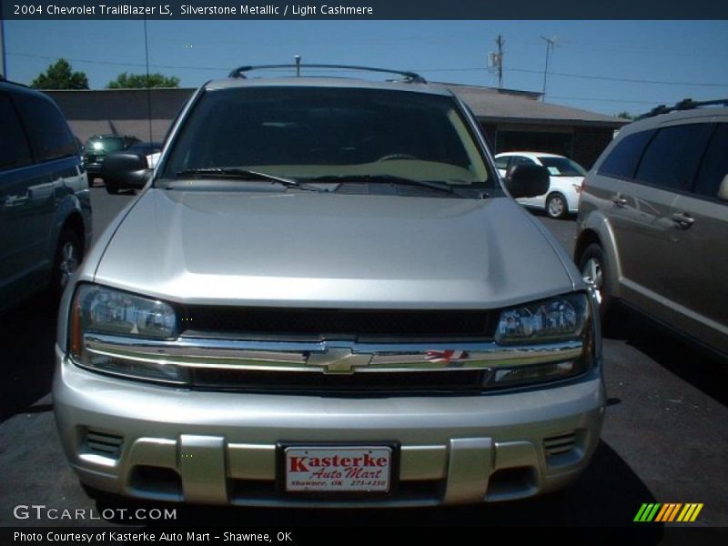 Silverstone Metallic / Light Cashmere 2004 Chevrolet TrailBlazer LS