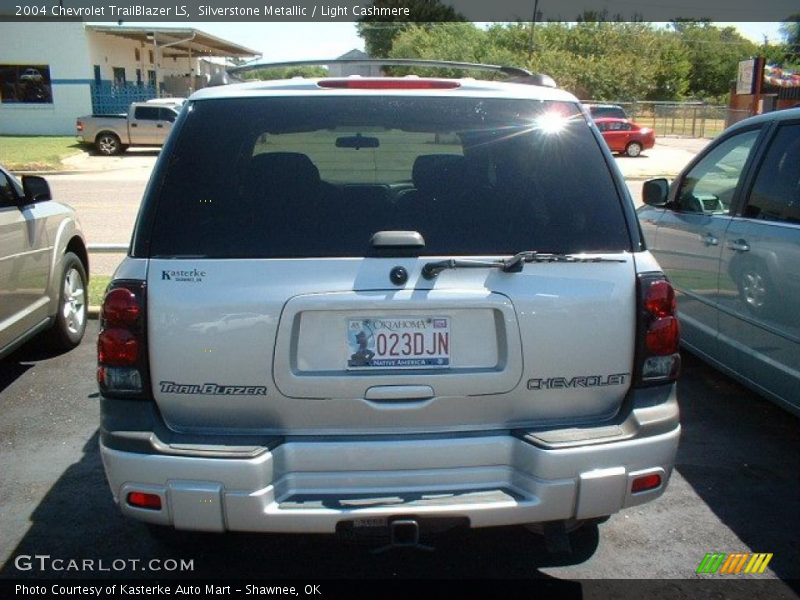 Silverstone Metallic / Light Cashmere 2004 Chevrolet TrailBlazer LS