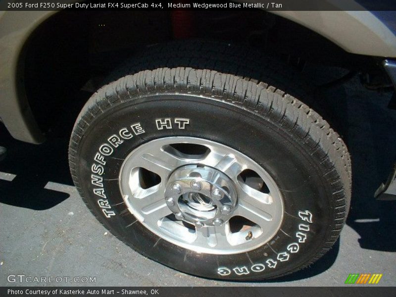 Medium Wedgewood Blue Metallic / Tan 2005 Ford F250 Super Duty Lariat FX4 SuperCab 4x4