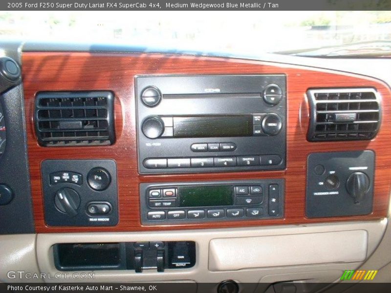 Medium Wedgewood Blue Metallic / Tan 2005 Ford F250 Super Duty Lariat FX4 SuperCab 4x4