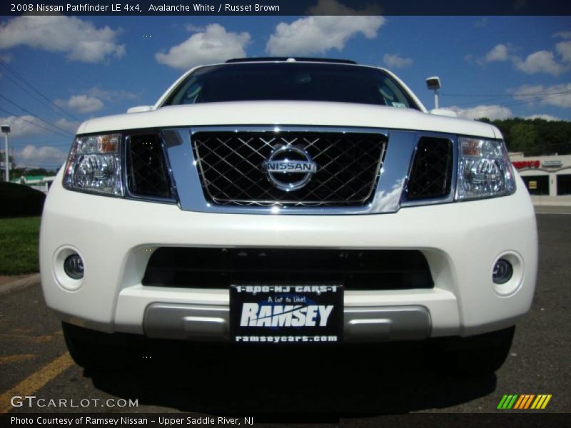 Avalanche White / Russet Brown 2008 Nissan Pathfinder LE 4x4