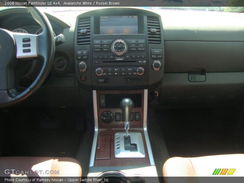 Avalanche White / Russet Brown 2008 Nissan Pathfinder LE 4x4