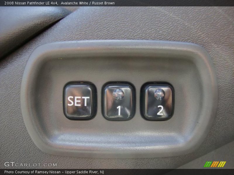 Avalanche White / Russet Brown 2008 Nissan Pathfinder LE 4x4
