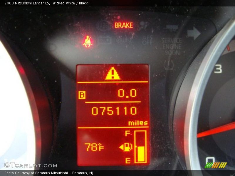 Wicked White / Black 2008 Mitsubishi Lancer ES