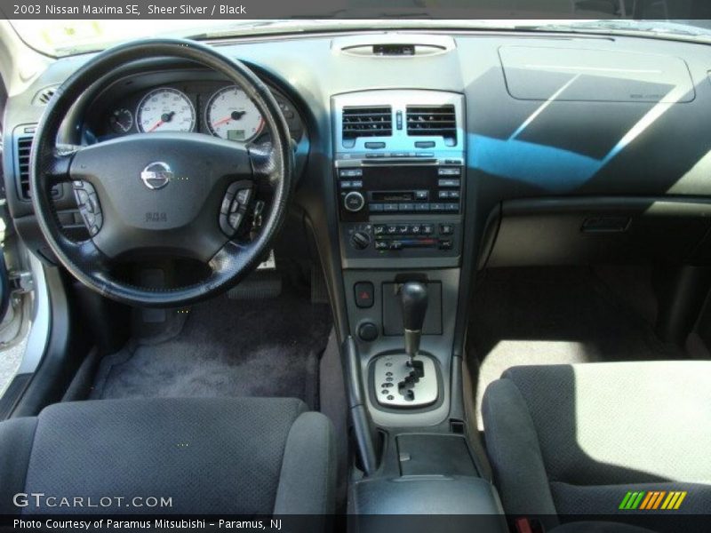 Sheer Silver / Black 2003 Nissan Maxima SE