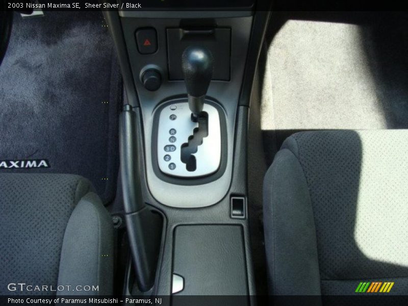 Sheer Silver / Black 2003 Nissan Maxima SE
