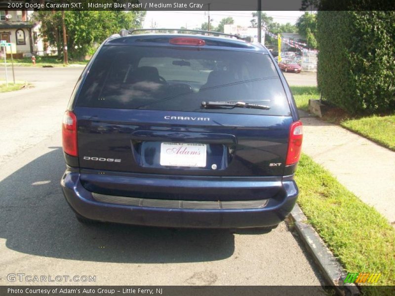Midnight Blue Pearl / Medium Slate Gray 2005 Dodge Caravan SXT