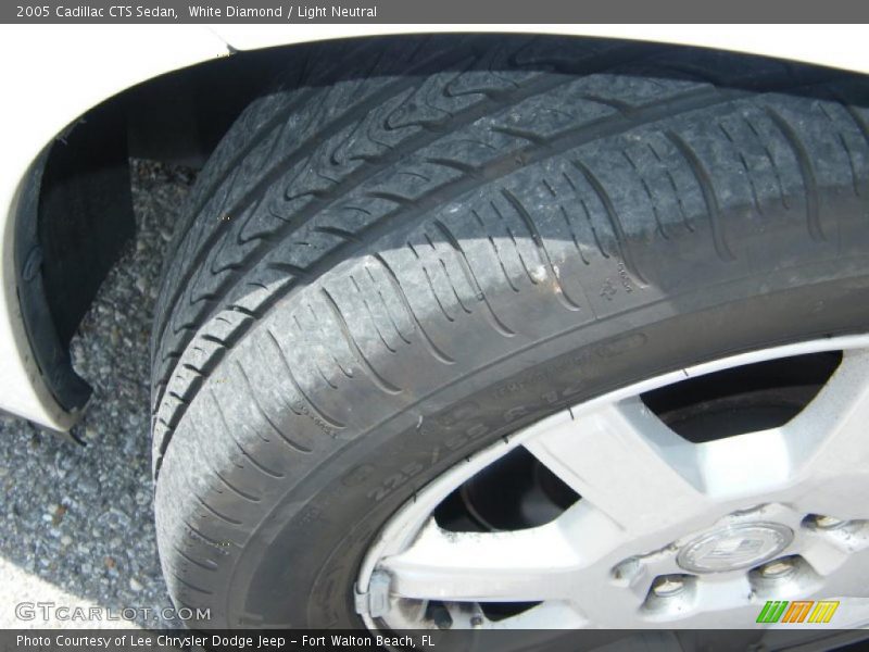 White Diamond / Light Neutral 2005 Cadillac CTS Sedan