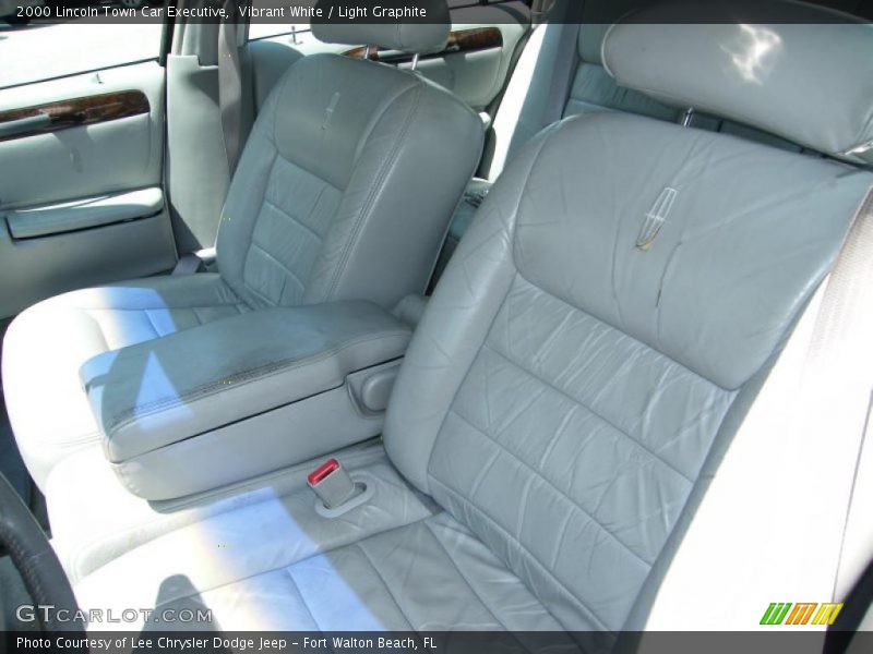 Vibrant White / Light Graphite 2000 Lincoln Town Car Executive