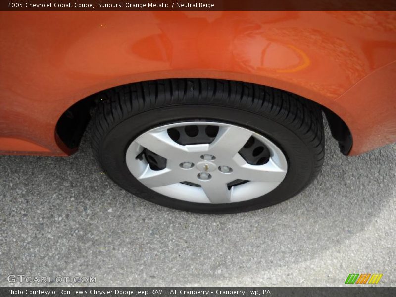 Sunburst Orange Metallic / Neutral Beige 2005 Chevrolet Cobalt Coupe