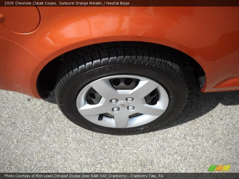 Sunburst Orange Metallic / Neutral Beige 2005 Chevrolet Cobalt Coupe