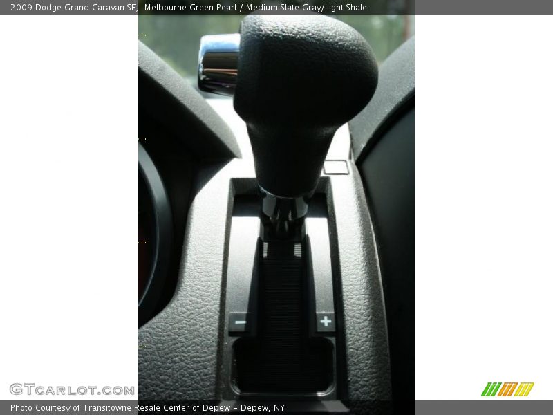 Melbourne Green Pearl / Medium Slate Gray/Light Shale 2009 Dodge Grand Caravan SE