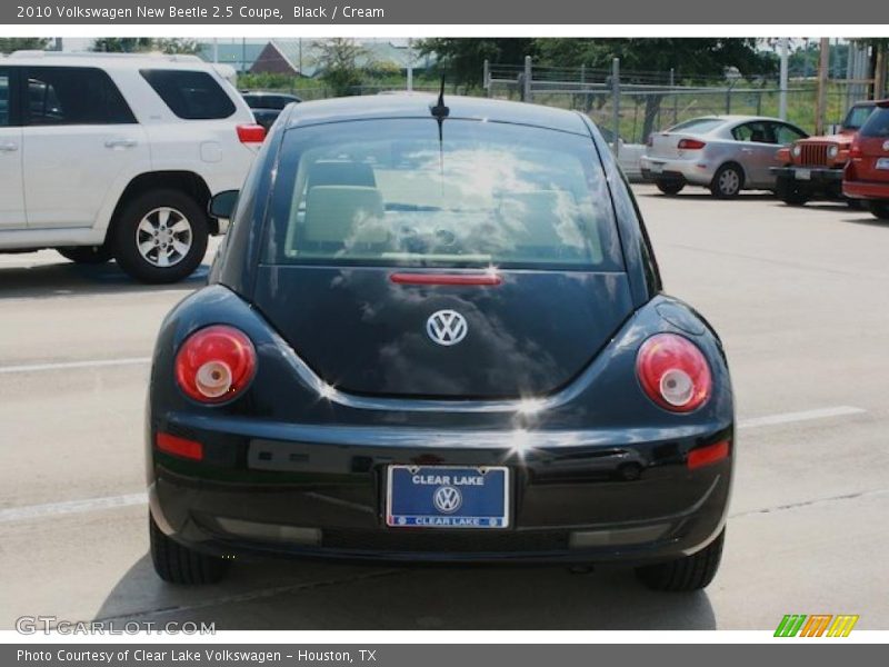 Black / Cream 2010 Volkswagen New Beetle 2.5 Coupe