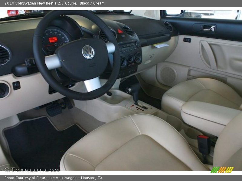 Black / Cream 2010 Volkswagen New Beetle 2.5 Coupe