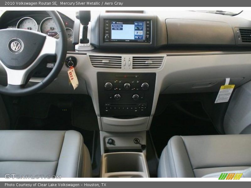 Mercury Silver Metallic / Aero Gray 2010 Volkswagen Routan SE