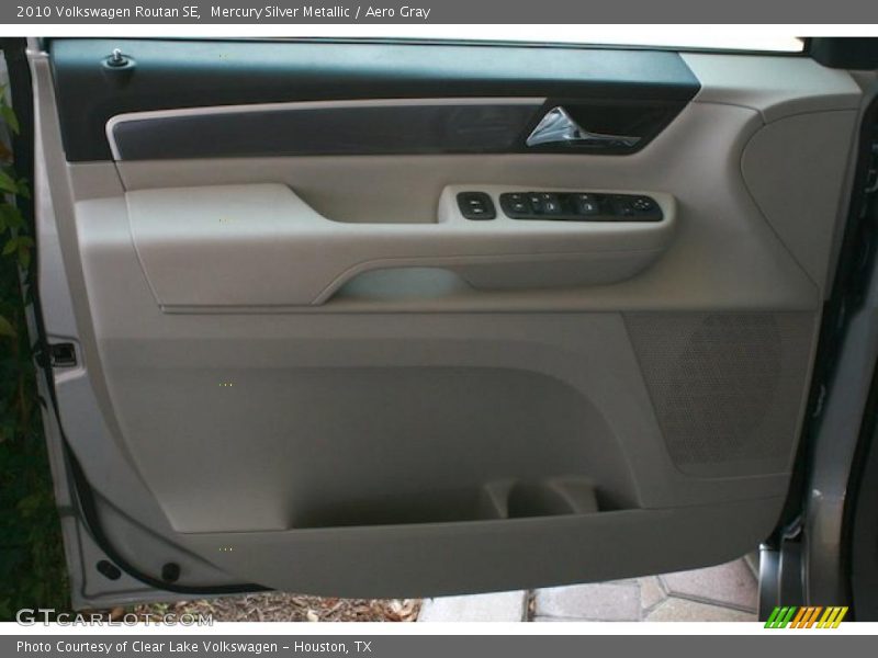Mercury Silver Metallic / Aero Gray 2010 Volkswagen Routan SE