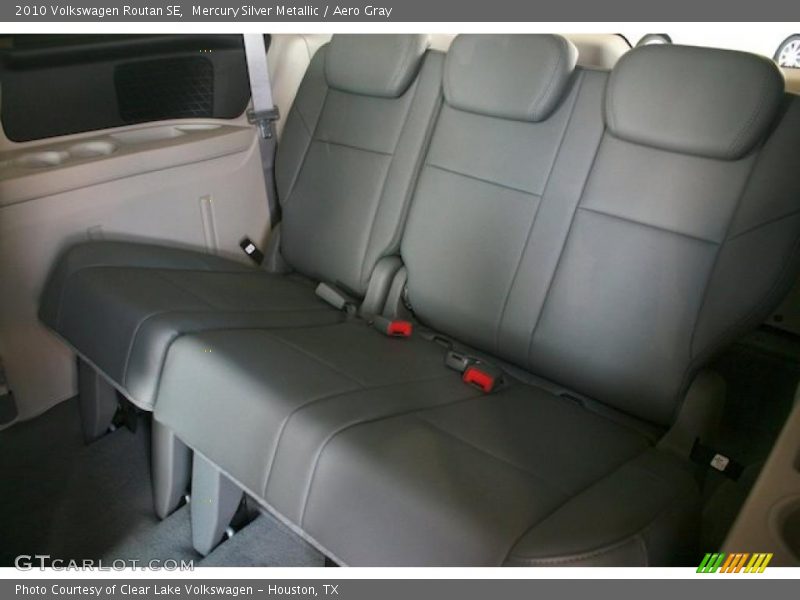 Mercury Silver Metallic / Aero Gray 2010 Volkswagen Routan SE