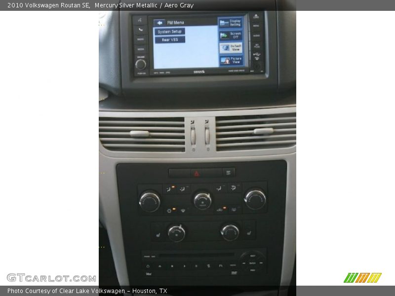 Mercury Silver Metallic / Aero Gray 2010 Volkswagen Routan SE