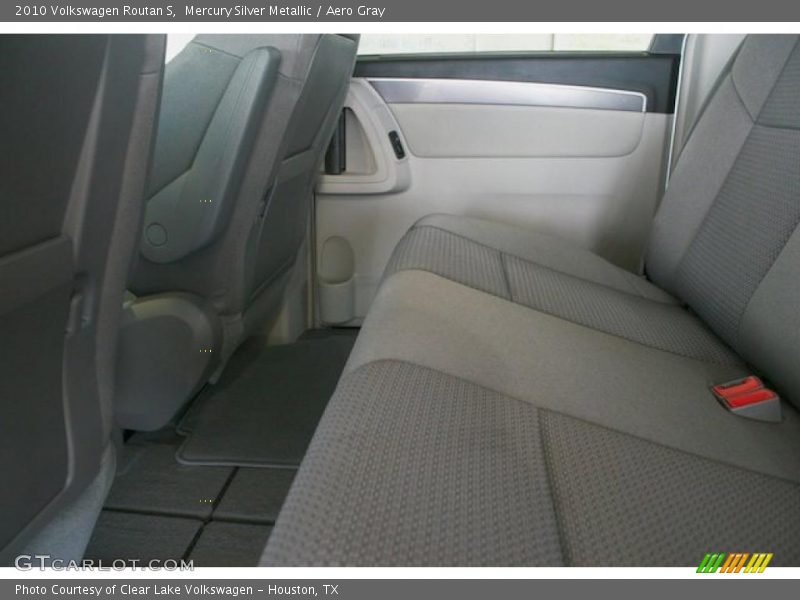 Mercury Silver Metallic / Aero Gray 2010 Volkswagen Routan S