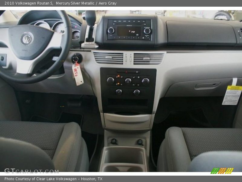 Mercury Silver Metallic / Aero Gray 2010 Volkswagen Routan S