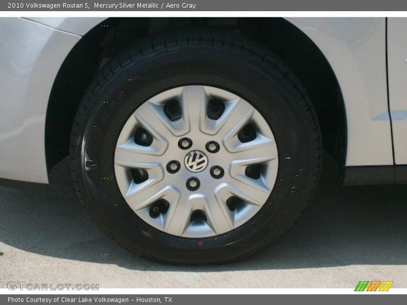 Mercury Silver Metallic / Aero Gray 2010 Volkswagen Routan S