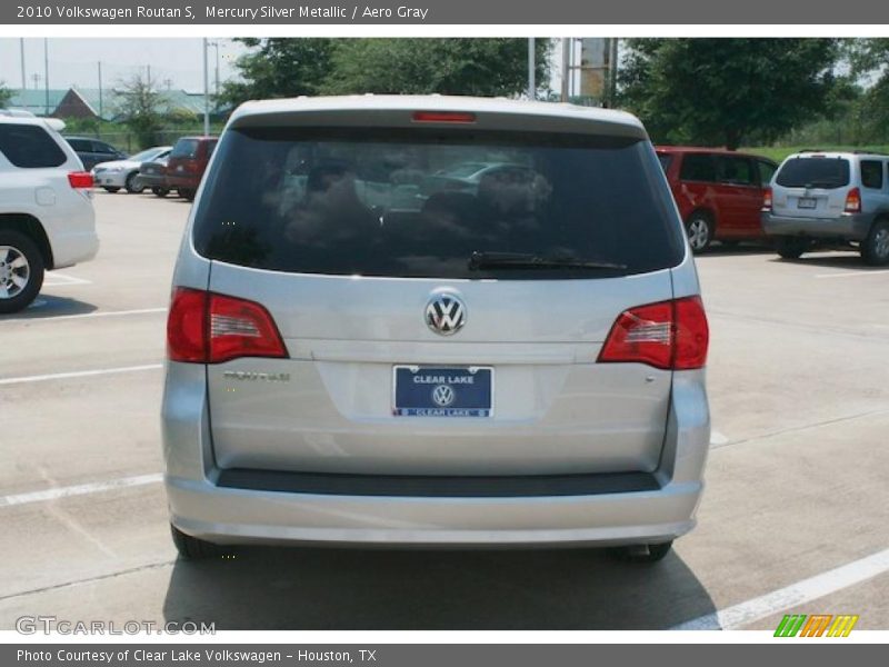 Mercury Silver Metallic / Aero Gray 2010 Volkswagen Routan S