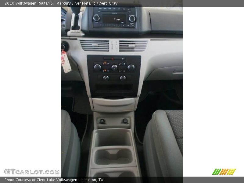 Mercury Silver Metallic / Aero Gray 2010 Volkswagen Routan S
