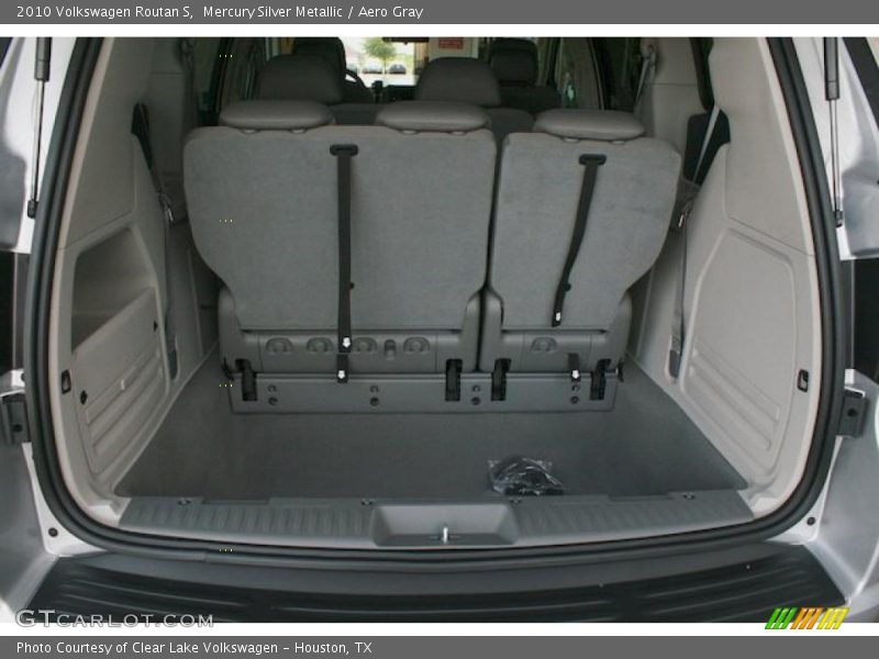 Mercury Silver Metallic / Aero Gray 2010 Volkswagen Routan S