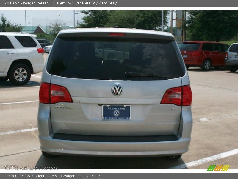 Mercury Silver Metallic / Aero Gray 2010 Volkswagen Routan SE