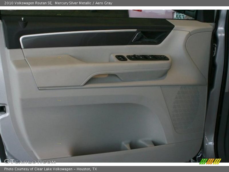 Mercury Silver Metallic / Aero Gray 2010 Volkswagen Routan SE