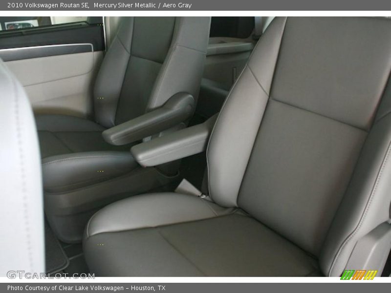 Mercury Silver Metallic / Aero Gray 2010 Volkswagen Routan SE