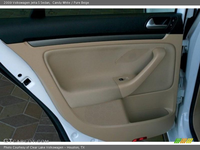 Candy White / Pure Beige 2009 Volkswagen Jetta S Sedan