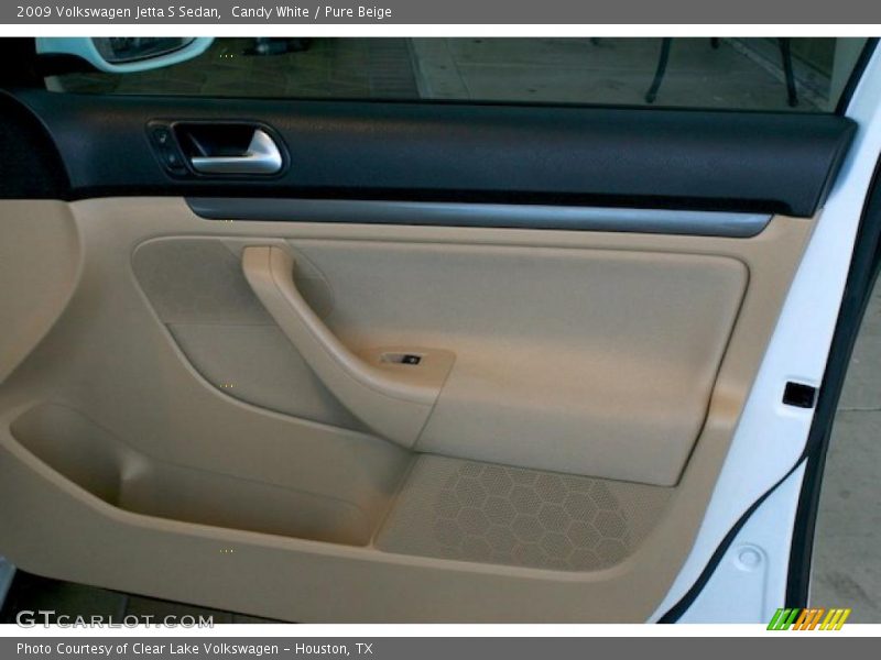 Candy White / Pure Beige 2009 Volkswagen Jetta S Sedan
