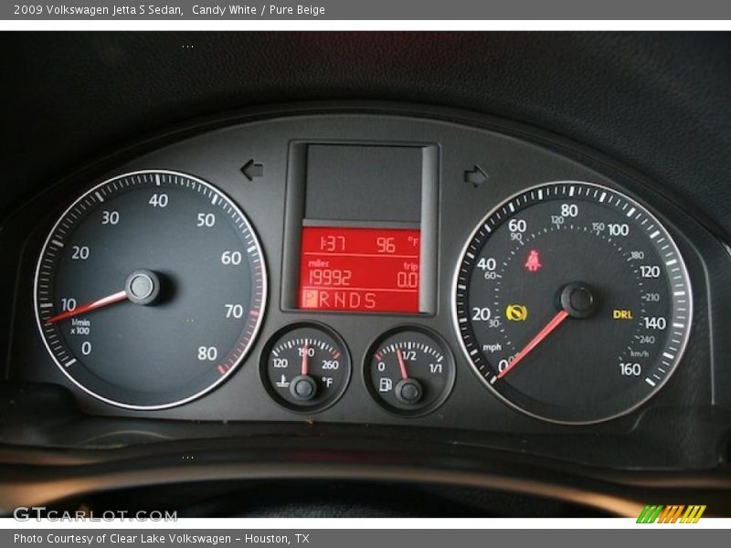 Candy White / Pure Beige 2009 Volkswagen Jetta S Sedan
