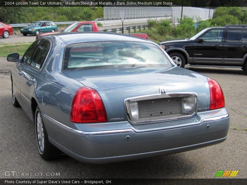 Medium Steel Blue Metallic / Dark Stone/Medium Light Stone 2004 Lincoln Town Car Ultimate