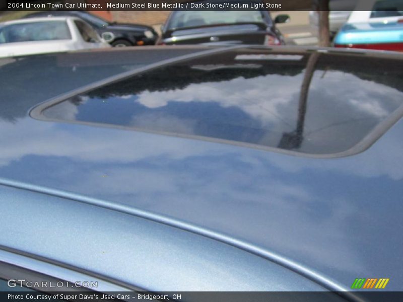 Medium Steel Blue Metallic / Dark Stone/Medium Light Stone 2004 Lincoln Town Car Ultimate