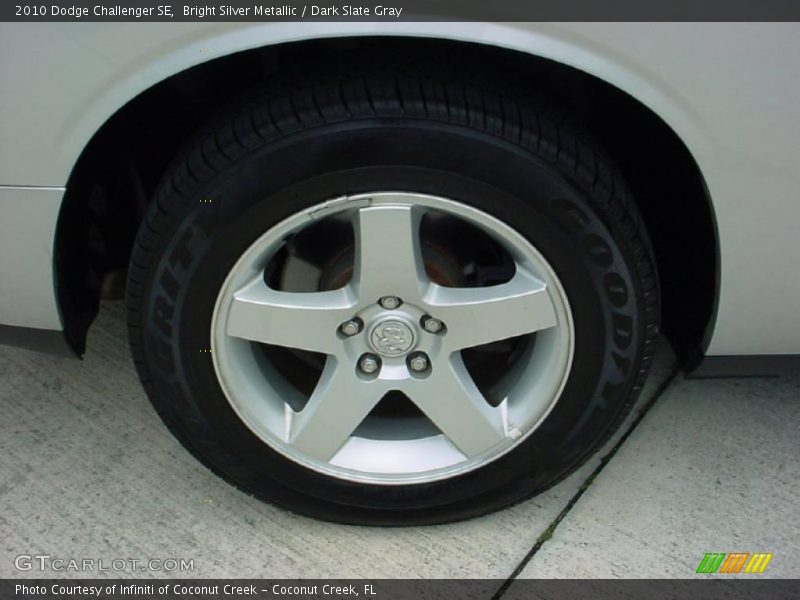 Bright Silver Metallic / Dark Slate Gray 2010 Dodge Challenger SE