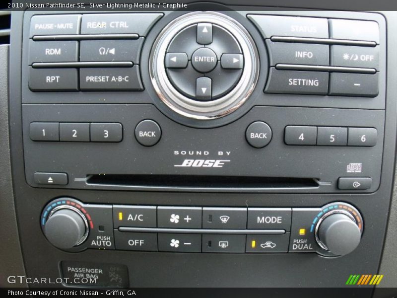 Silver Lightning Metallic / Graphite 2010 Nissan Pathfinder SE