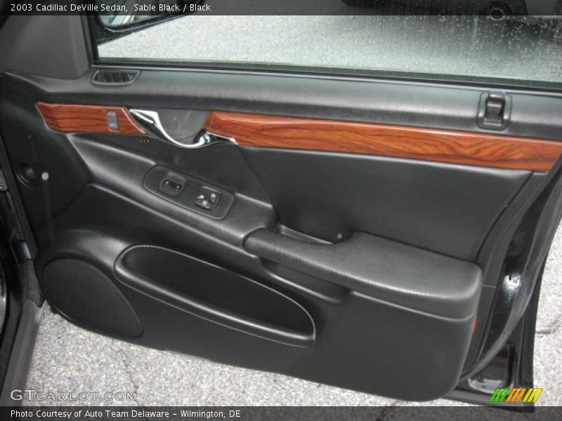 Sable Black / Black 2003 Cadillac DeVille Sedan