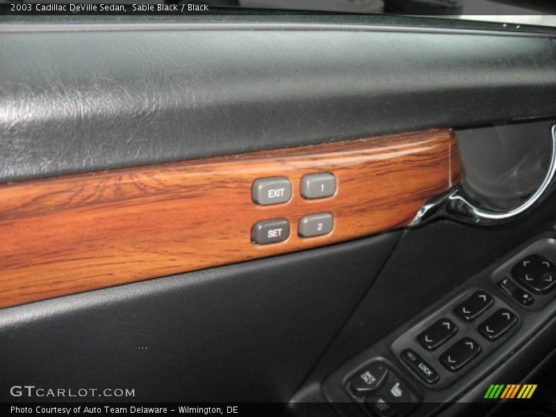 Sable Black / Black 2003 Cadillac DeVille Sedan
