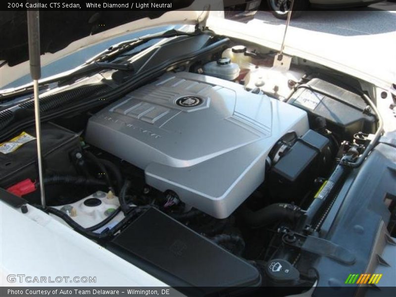 White Diamond / Light Neutral 2004 Cadillac CTS Sedan