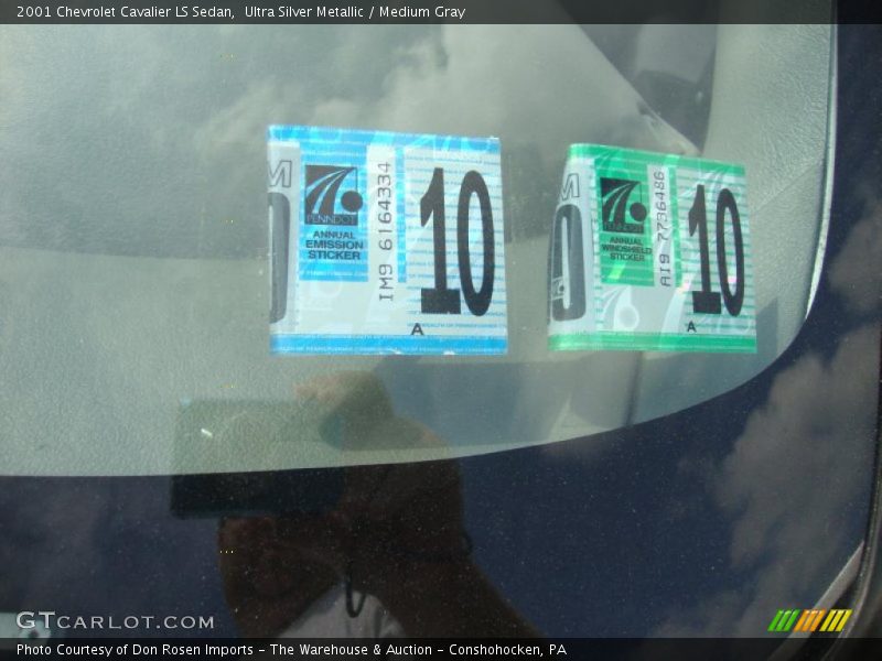 Ultra Silver Metallic / Medium Gray 2001 Chevrolet Cavalier LS Sedan