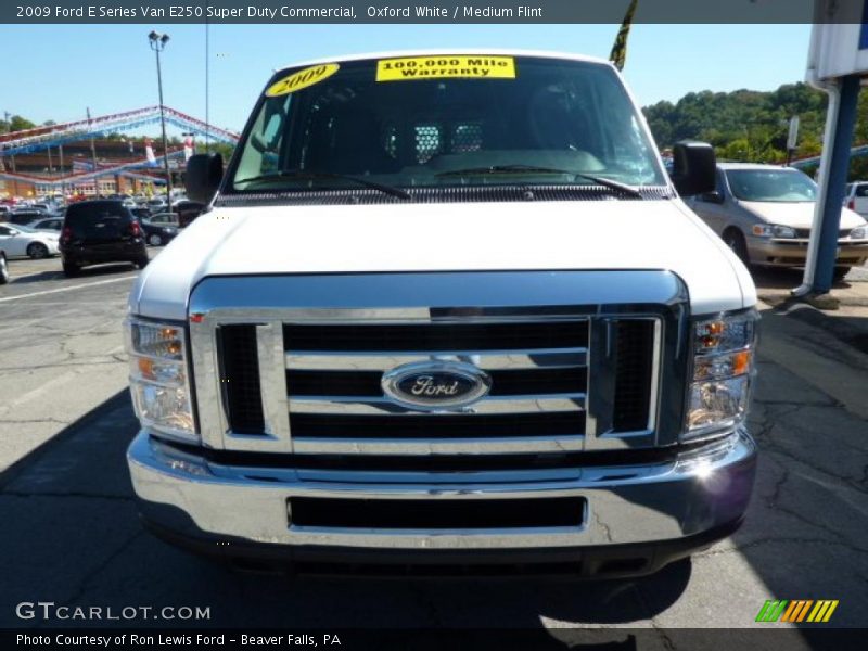 Oxford White / Medium Flint 2009 Ford E Series Van E250 Super Duty Commercial