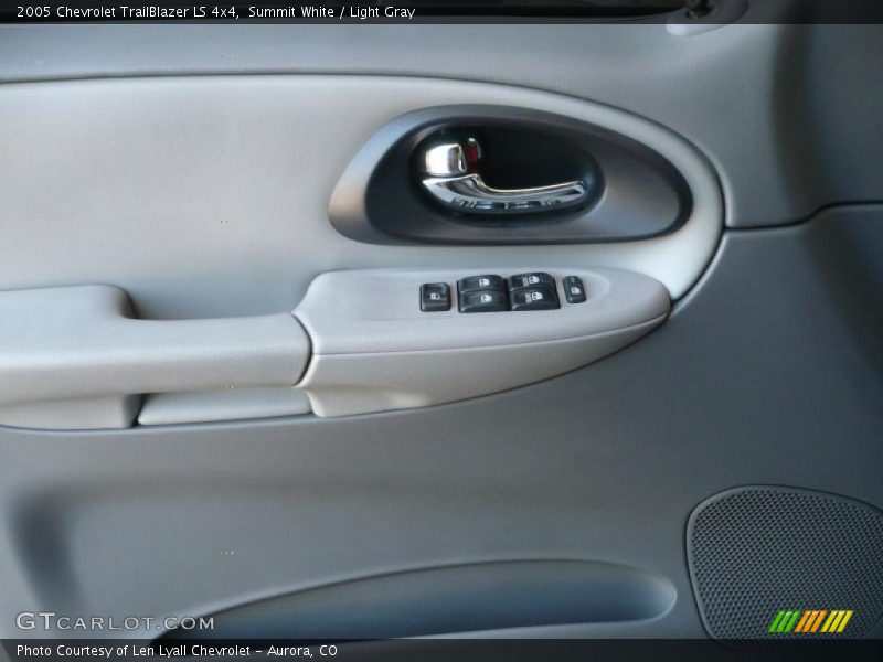 Summit White / Light Gray 2005 Chevrolet TrailBlazer LS 4x4