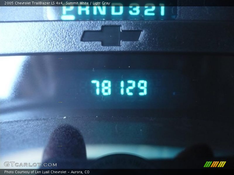 Summit White / Light Gray 2005 Chevrolet TrailBlazer LS 4x4