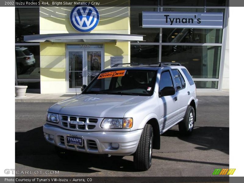 Bright Silver Metallic / Gray 2002 Isuzu Rodeo S 4x4