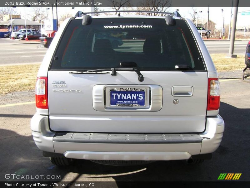 Bright Silver Metallic / Gray 2002 Isuzu Rodeo S 4x4